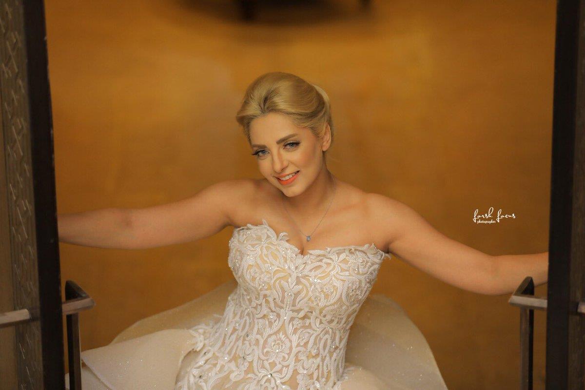 مي حلمي تنشر صور حفل زفافها الملغي 4 مي حلمي تنشر صور حفل زفافها الملغي