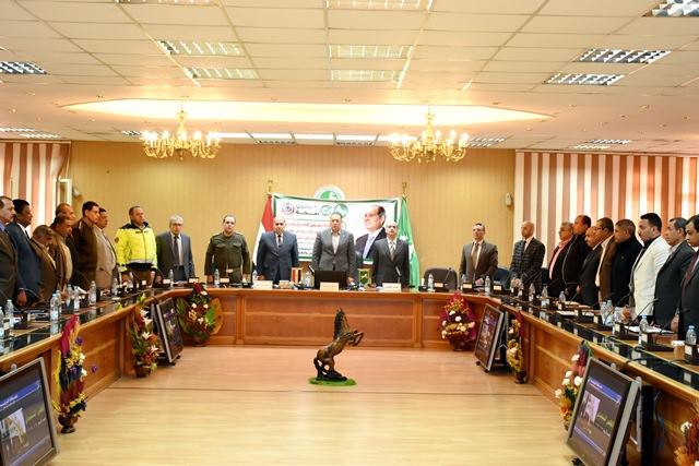 المحافظ يأمر بغلق الكافيتريات والمقاهي الغير مرخصة بجميع المدن 1 المحافظ يأمر بغلق الكافيتريات والمقاهي الغير مرخصة