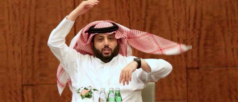 تركى آل الشيخ يصدم فتاة انتقدته بهذا الرد 1 تركى آل الشيخ ي