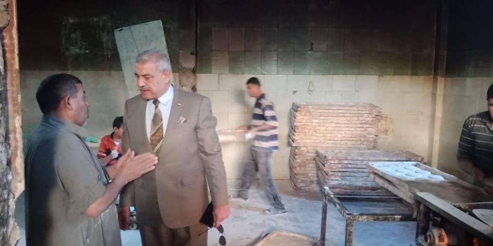 رئيس مركز الحسينية يراقب المخابز للتأكد من جودة رغيف العيش 2 رئيس مركز الحسينية