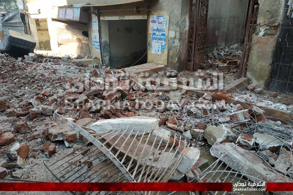 الأضرار الأولى لانفجار شقة بالزقازيق.. تلف سيارات وتصدع مباني مجاورة 4 الأضرار الأولى لانفجار شقة بالزقازيق