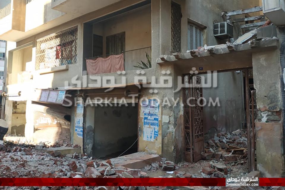 الأضرار الأولى لانفجار شقة بالزقازيق.. تلف سيارات وتصدع مباني مجاورة 5 الأضرار الأولى لانفجار شقة بالزقازيق