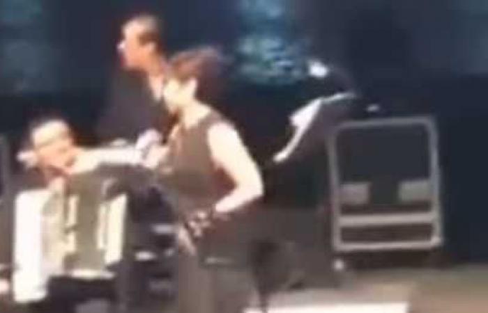 الفيديو المتسبب في إيقاف شيرين عبد الوهاب عن الغناء 1 الفيديو المتسبب في إيقاف شيرين عبد الوهاب عن الغناءالفيديو المتسبب في إيقاف شيرين عبد الوهاب عن الغناء