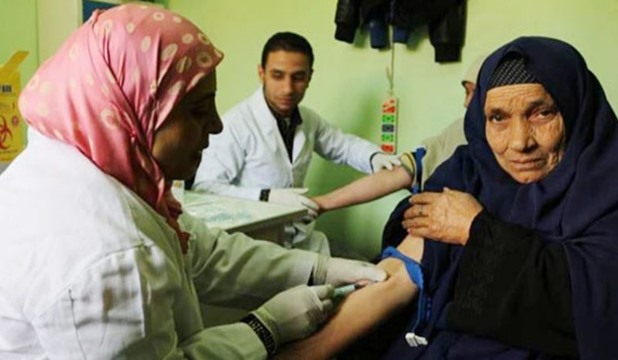 محافظ الشرقية يؤكد توفير علاج للمصابين بفيروس سي 1 محافظ الشرقية يؤكد توفير علاج للمصابين بفيروس سي