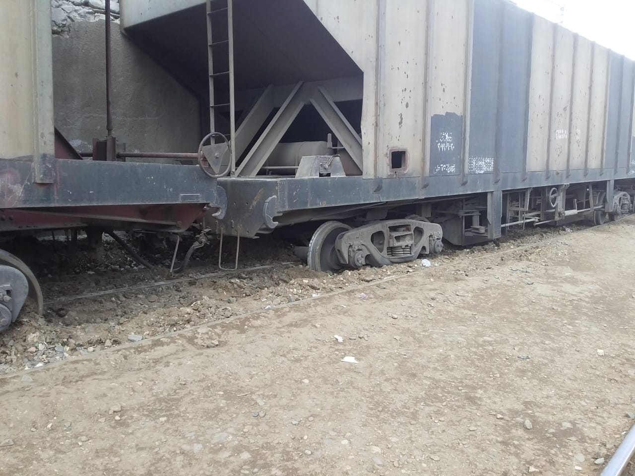 خروج عربات قطار بضائع عن القضبان بالشرقية 2 خروج قطار عن القضبان بالشرقية