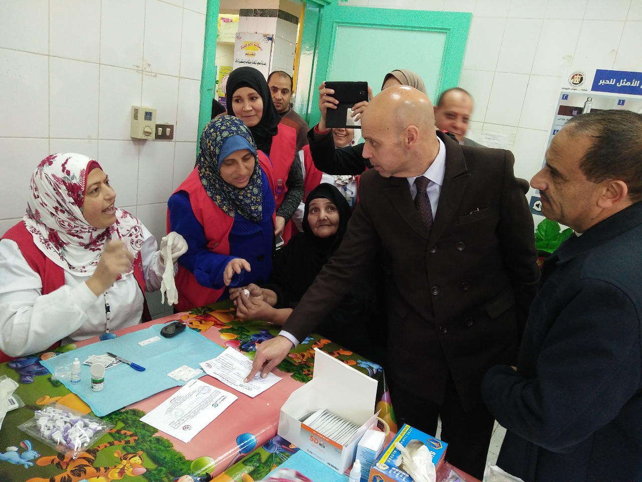إقبال كبير على حملة ١٠٠مليون صحة بمشتول السوق 1 صحة الشرقية