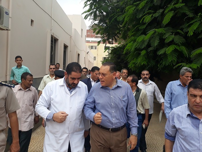 محافظ الشرقية يقرر مجازاة ٧٢ طبيب وإداري بمستشفى مشتول السوق 1 مجازاة ٧٢ طبيب وإداري بمستشفى مشتول السوق
