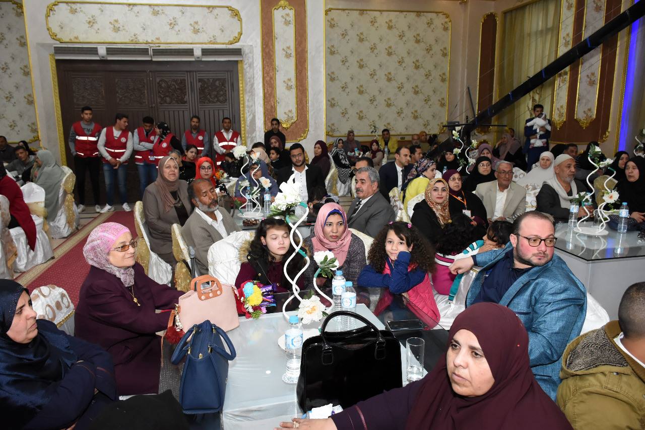 محافظ الشرقية يُكرم 23 أم مثالية ويمنحهن هدايا عينية 15 محافظ الشرقية يُكرم 23 أم مثالية ويمنحهن هدايا عينية