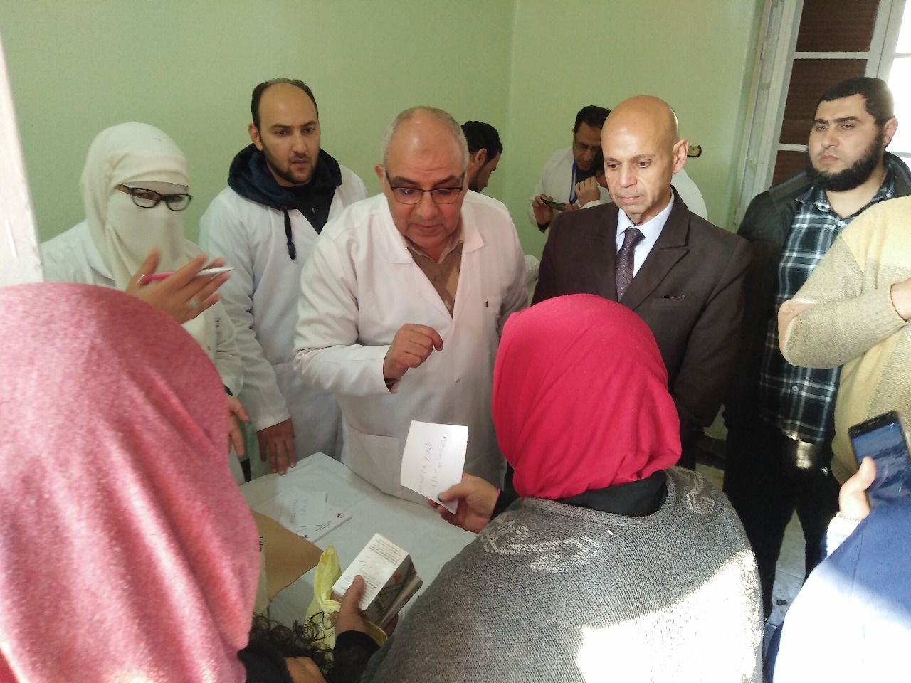 صرف العلاج مجانًا بعد ثبوت الإصابة بفيروس سي بالشرقية 1 صحة بالشرقية تسلم العلاج مجانًا