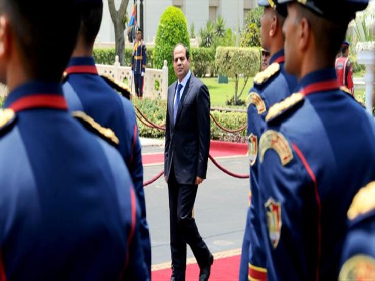 السيسي يتفقد قاعدة محمد نجيب العسكرية 1 السيسي يتفقد قاعدة محمد نجيب العسكرية