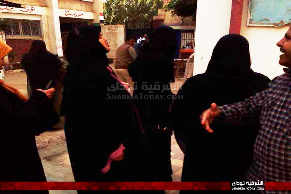بدء توافد الناخبين للمشاركة في الاستفتاء على التعديلات الدستورية بالزقازيق 4 توافد الناخبين للمشاركة في الاستفتاء على التعديلات الدستورية بالزقازيق 6