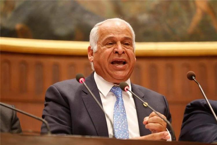 تعليق ناري من رئيس سموحة على فوز الزمالك 1 فرج عامر
