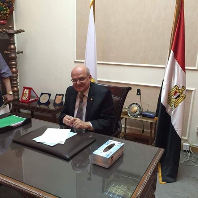 رئيس جامعة الزقازيق يهنئ الفائزين بجوائز الدولة لعام 2018 1 رئيس جامعة الزقازيق
