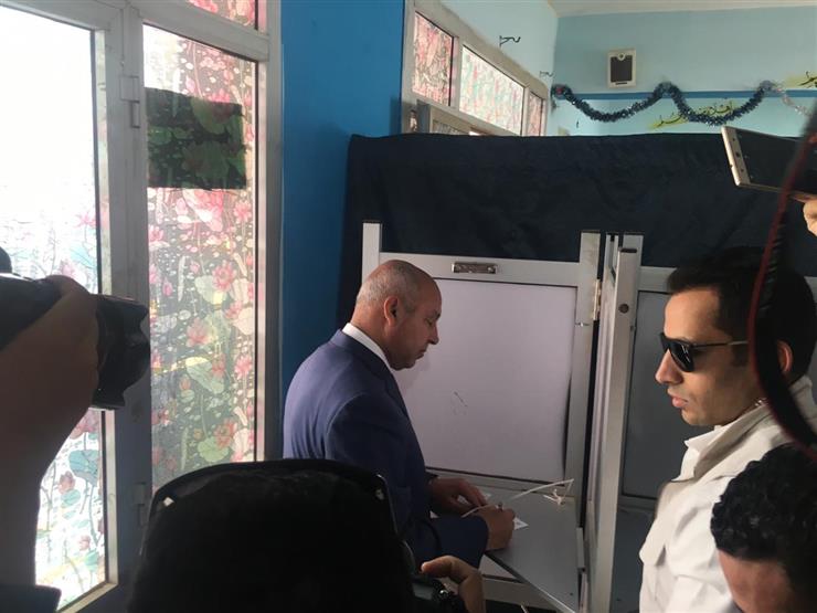 لأول مرة .. كامل الوزير يدلي بصوته ويؤكد: لي الشرف أن أؤيد مد فترة الرئيس 1 الوزير يدلي بصوته