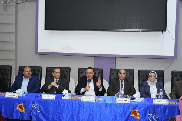 محافظ الشرقية يجتمع برؤساء وحدات ههيا وكفر صقر وأولاد صقر المحلية 1 محافظ الشرقية يجتمع برؤساء وحدات ههيا وكفر صقر وأولاد صقر المحلية