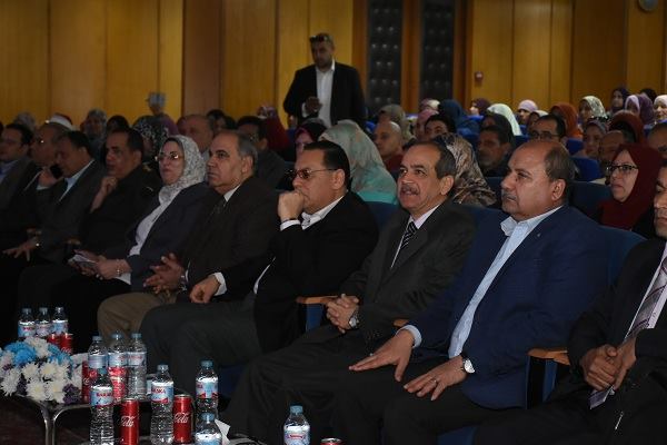 محافظ الشرقية يشارك بمؤتمر المجلس القومي للمرأة بالزقازيق 1 محافظ الشرقية يشارك بمؤتمر المجلس القومي للمرأة بالزقازيق