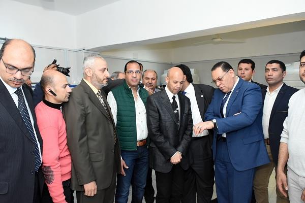 محافظ الشرقية يفتتح وحدة الغسيل الكلوي بالجُديدة بتكلفة 2 مليون جنيه 2 محافظ الشرقية يفتتح وحدة الغسيل الكلوي بالجُديدة