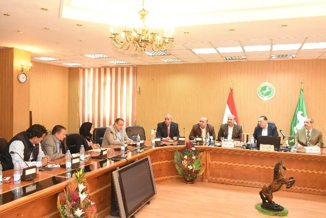 محافظ الشرقية ينهي معاناة المتضريين من ارتفاع قيمة أراضي الدولة 1 محافظ الشرقية ينهي معاناة المتضريين من ارتفاع قيمة أراضي الدولة