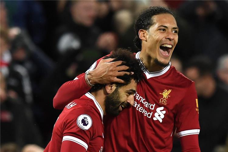 مدافع ليفربول يصدم محمد صلاح عن لاعب العام 1 مدافع ليفربول يصدم محمد صلاح عن لاعب العام