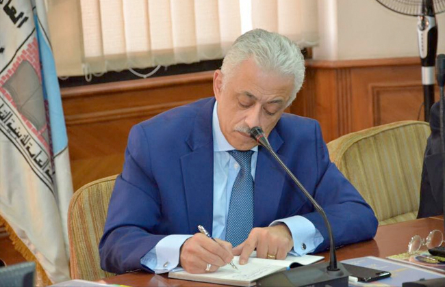 وزير التعليم يعتمد جدول امتحانات أولى ثانوي 1 الدكتور طارق شوقي وزير التربية والتعليم يعتمد جدول أولى ثانوي