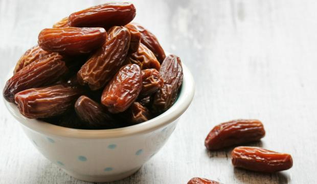 فوائد مذهلة عند تناول 7 تمرات على الريق 1 التمر