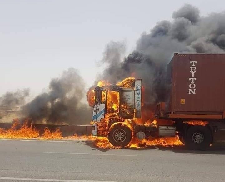 انفجار سيارة نقل بسبب ارتفاع درجات الحرارة بالشرقية 1 سيارة بالشرقية