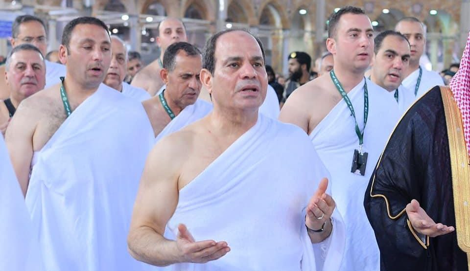السيسي يؤدي مناسك العمرة 1 السيسي يؤدي مناسك العمرة