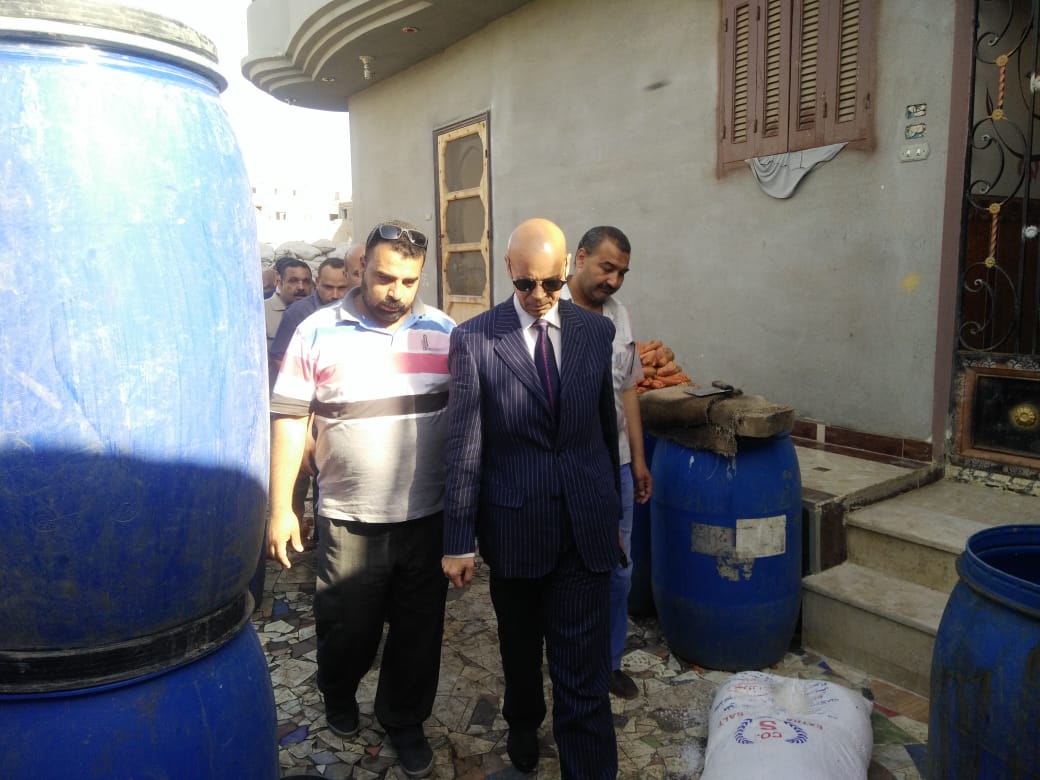 ضبط 10 طن مخلل بالشرقية في مصنعين غير مرخصين 1 ضبط 10 طن مخلل بالشرقية في مصنعين غير مرخصين