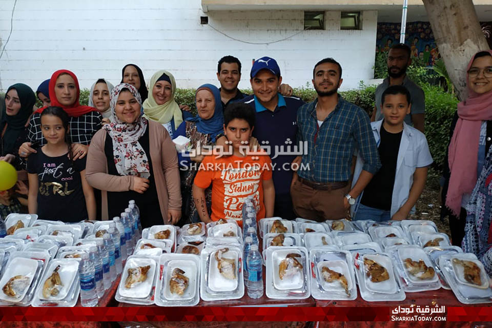 شباب التكية ينظمون إفطار جماعي للأطفال ذوي الاحتياجات الخاصة بالزقازيق 5 شباب التكية