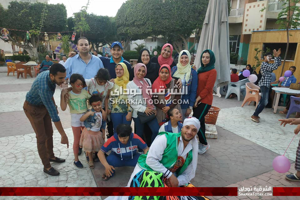 شباب التكية ينظمون إفطار جماعي للأطفال ذوي الاحتياجات الخاصة بالزقازيق 6 شباب التكية