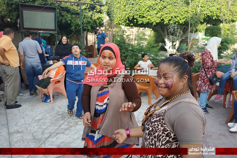 شباب التكية ينظمون إفطار جماعي للأطفال ذوي الاحتياجات الخاصة بالزقازيق 7 دالتكية