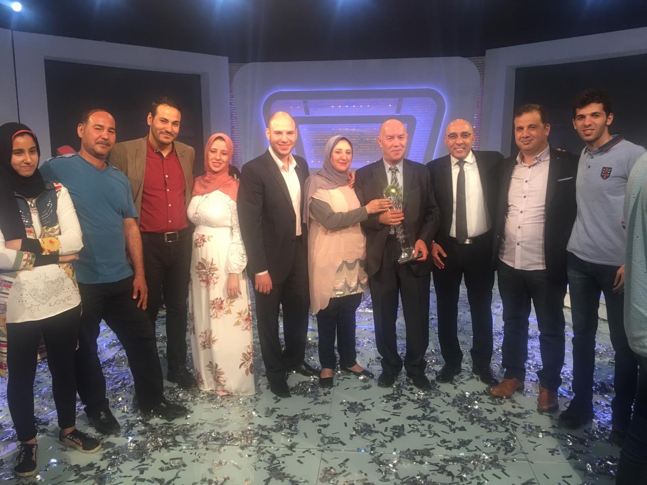 عائلة بالشرقية تحصل على كأس العباقرة 3 عائلة بالشرقية تحصل على كأس العباقرة