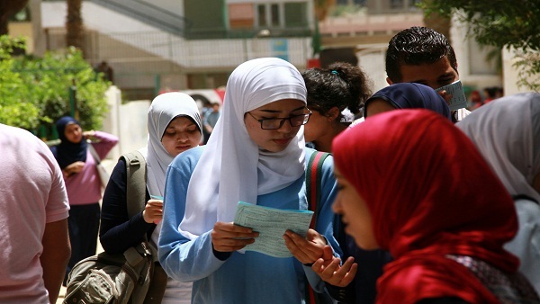 أسرة طالبة ثانوية أزهرية بالشرقية تتهم زميلتيها بحرقها أثناء ذهابها للامتحان 1 465