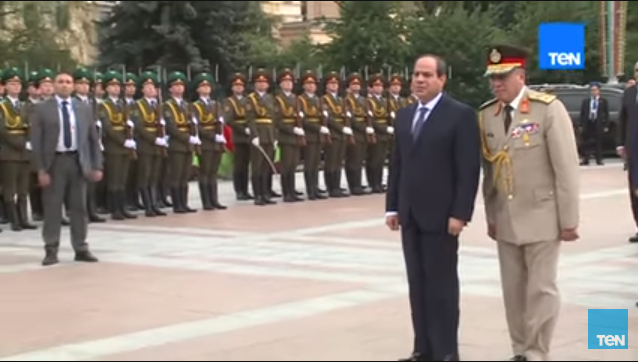 لحظة وضع السيسي إكليل من الزهور على النصب التذكاري في بيلاروس 1 64925734 3208531145830001 3317394462681858048 n