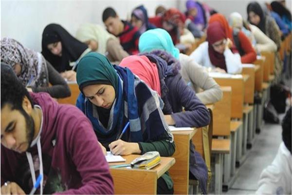 تداول أسئلة امتحانات 3 مواد للثانوية العامة اليوم 1 امتحانات الثانوية العامة