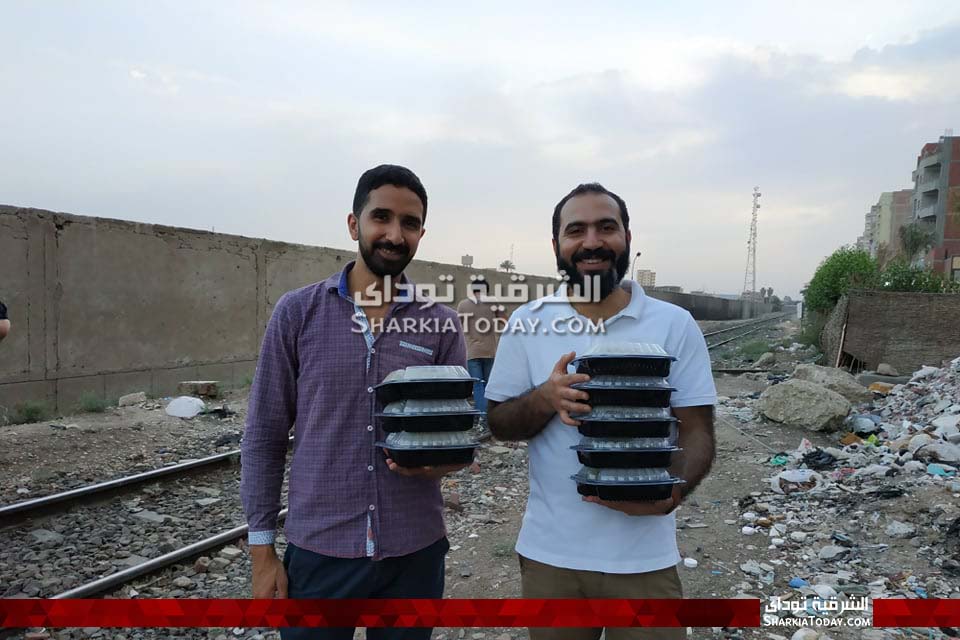شباب الشرقية عزموا القطار على الإفطار للمرة الثالثة.. فيديو 6 شباب الشرقية عزموا القطار