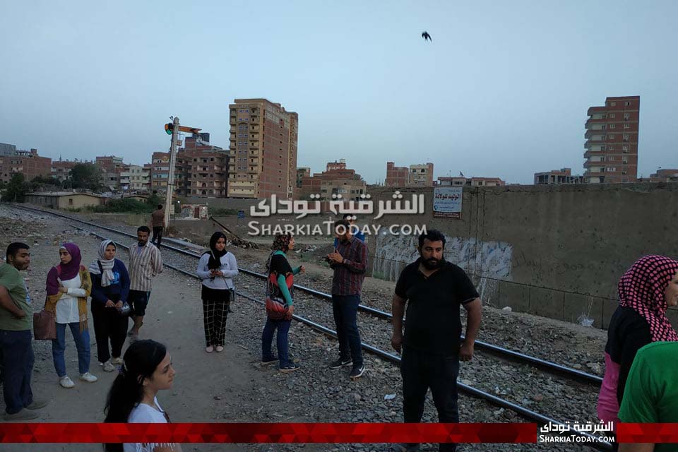 شباب الشرقية عزموا القطار على الإفطار للمرة الثالثة.. فيديو 4 شباب الشرقية عزموا القطار على الإفطار للمرة الثالثة