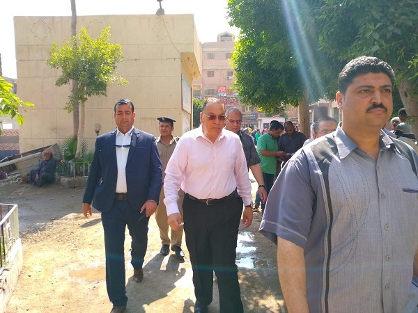 محافظ الشرقية يشن حملة إزالات مفاجئة بأبوحماد 6 محافظ الشرقية يشن حملة إزالات