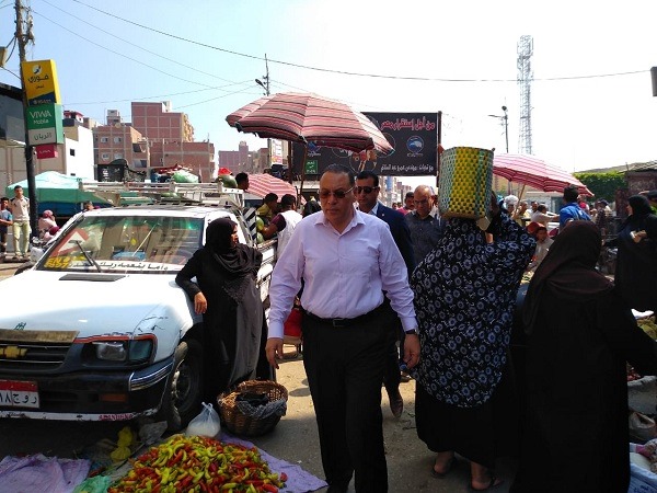 محافظ الشرقية يشن حملة إزالات مفاجئة بأبوحماد 10 محافظ الشرقية يشن حملة إزالات