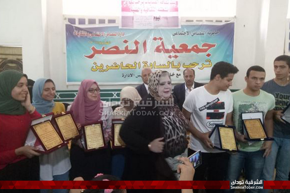 بيت ثقافة القنايات يكرم طلاب الثانوية العامة الأوائل 3 ثقافة القنايات يكرم طلاب الثانوية 2