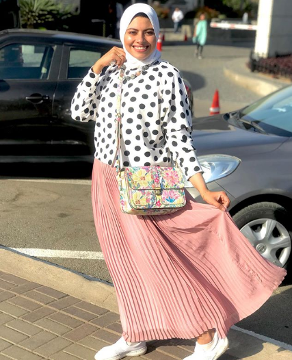 جيبات سادة موضة صيف 2019 للمحجبات 8 جيبات موضة 2019