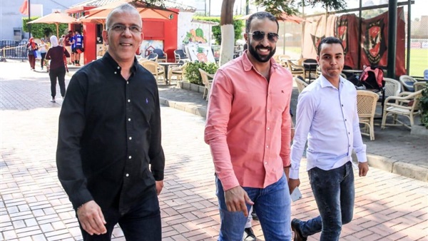 رد ناري من المعلق حفيظ دراجي على هجوم رئيس الزمالك 1 حفيظ دراجي