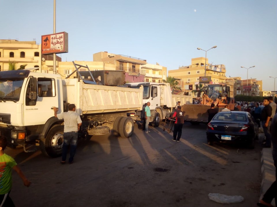 حملة مكبرة لإزالة التعديات والاشغالات في العاشر من رمضان 5 الحملة المكبرة بالعاشر