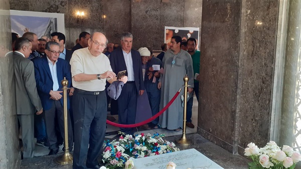 نجل عبدالناصر يزور قبر والده في ذكرى ثورة 23 يوليو 1 عبدالحيكم عبدالناصر