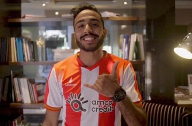 توقيع كهربا لاعب الزمالك لنادي أفيس البرتغالي 1 كهربا