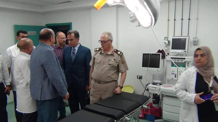 لجنة من الأعلى للجامعات تتفقد مبنى فرع طب الزقازيق 1 اللجنة أثناء المعاينة
