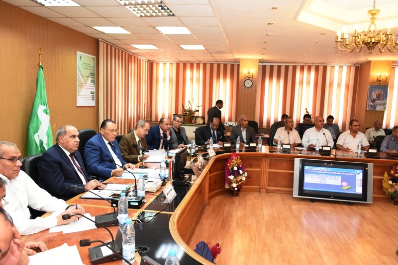 محافظ الشرقية يطلب مواعيد محددة لتطهير الترع 1 محافظ الشرقية