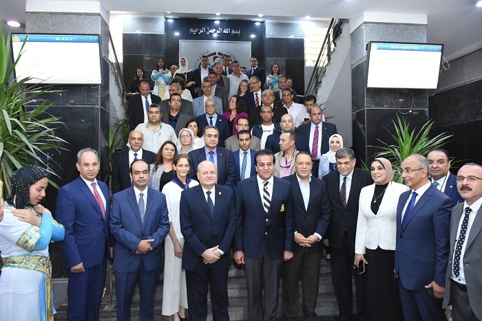 محافظ الشرقية يشيد بمكانة جامعة الزقازيق أمام وزير التعليم العالي 5 محافظ الشرقية