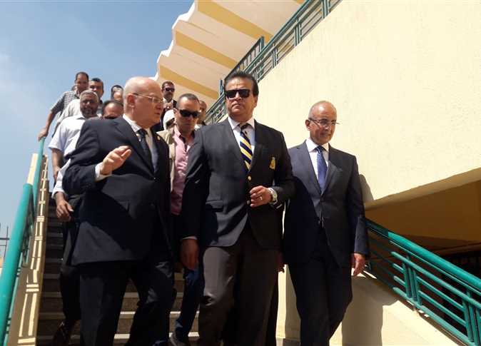 وزير التعليم العالي يتفقد مقصورة استاد الزقازيق 3 استاد الزقازيق