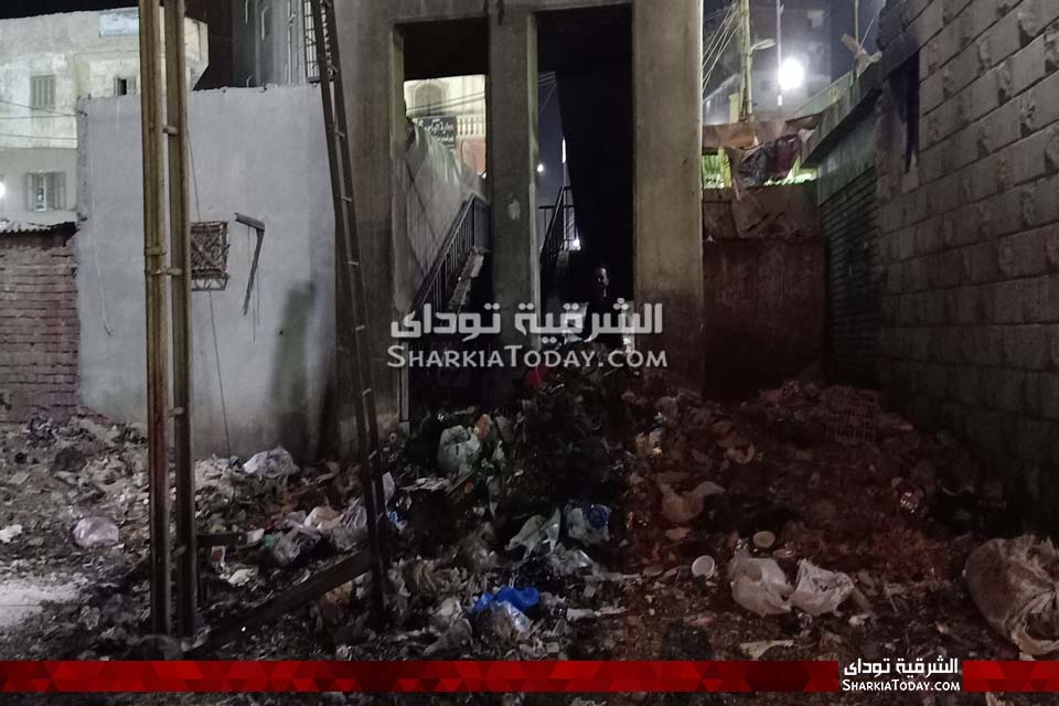 مزلقان الكوبري الجديد بالزقازيق بين صراخ المسنين وقرارات المحافظ وسيطرة الباعة الجائلين 4 الباعة الجائلين بمزلقان الكوبري الجديد بالزقازيق